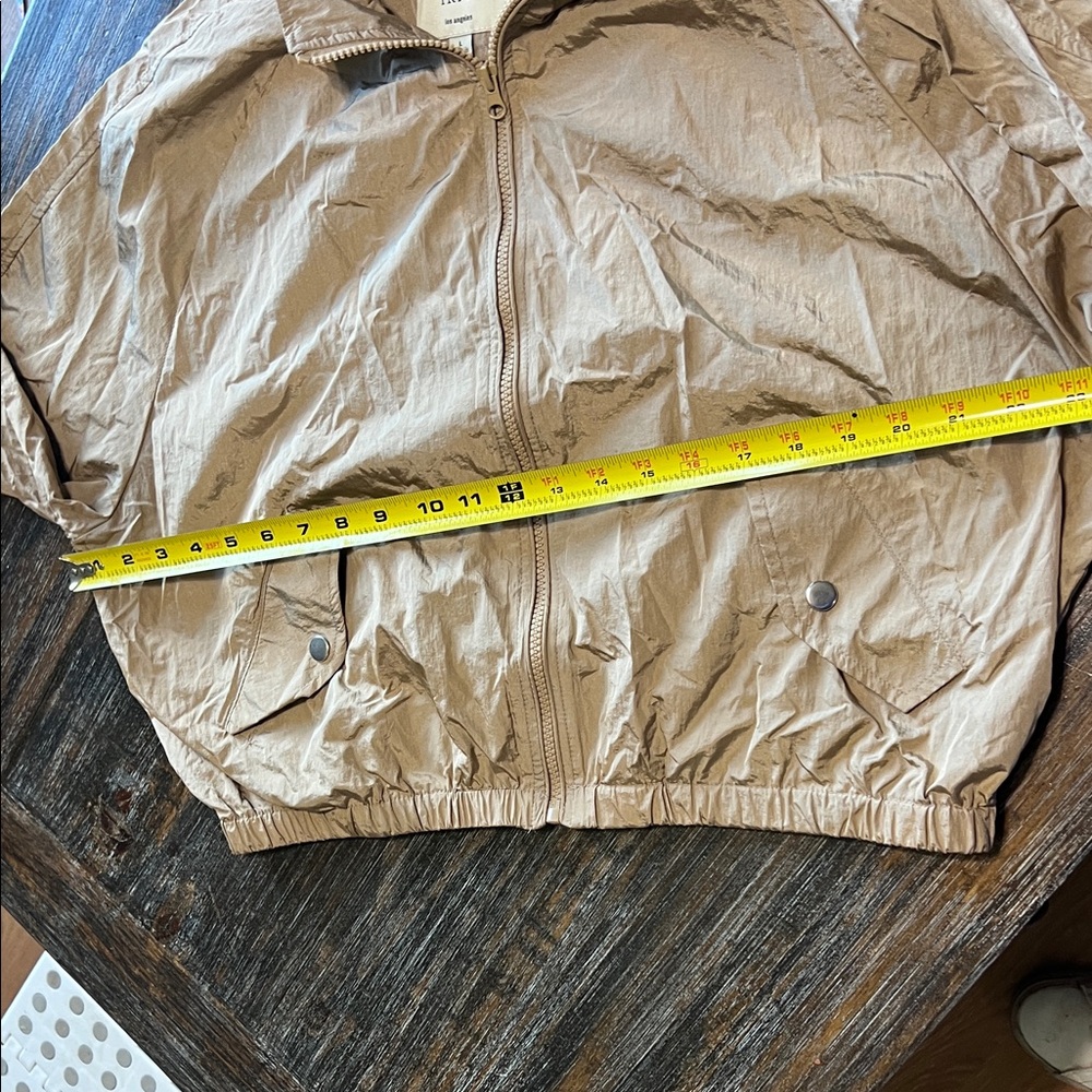 iris Beige Cropped Jacket - Picture 7 of 8